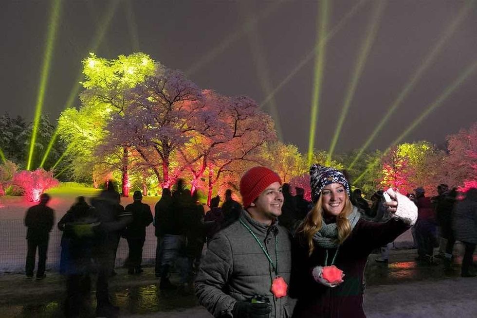 selfie couple morton-arboretum-illumination-seasonal-events illuminations
