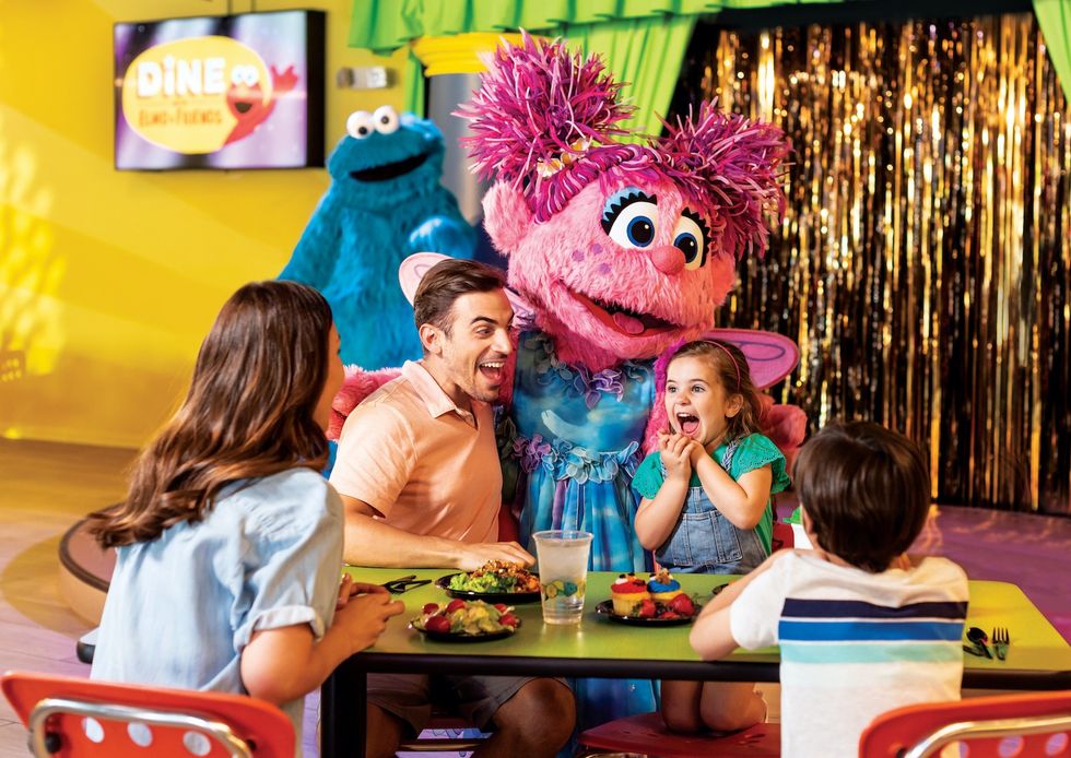sesame place san diego character dining