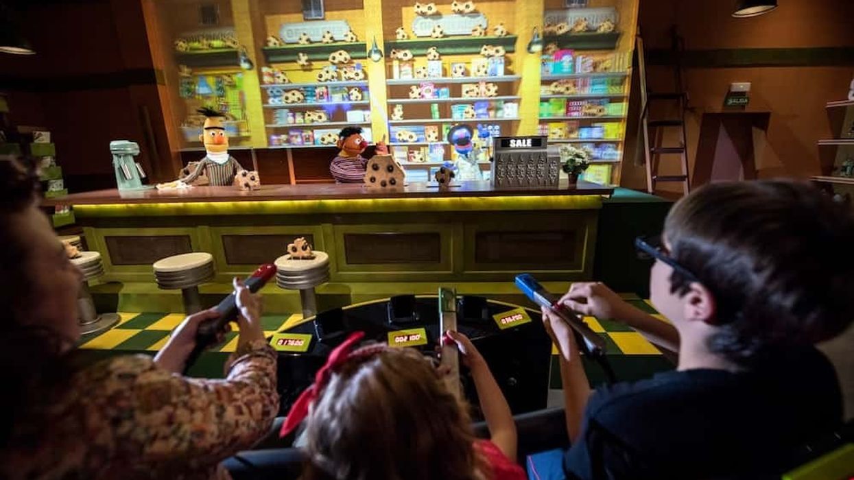 Sesame-Street-Mission-PortAventura-World-Ernie-and-Bert