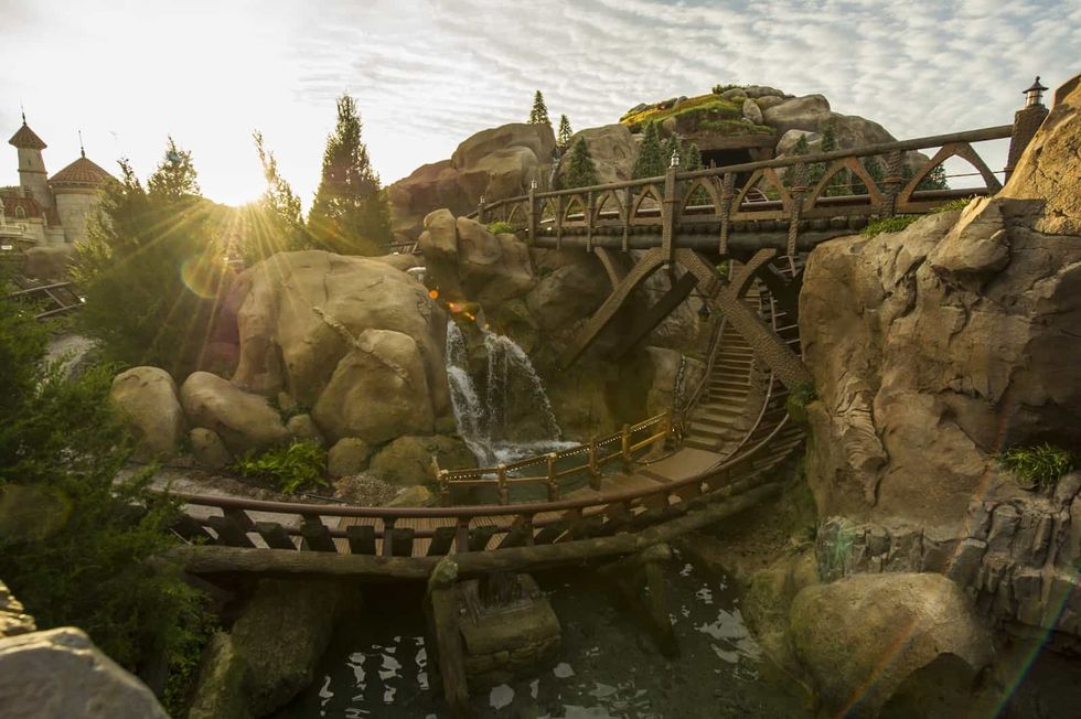 seven dwarfs mine train by vekoma best themed roller coasters blooloop