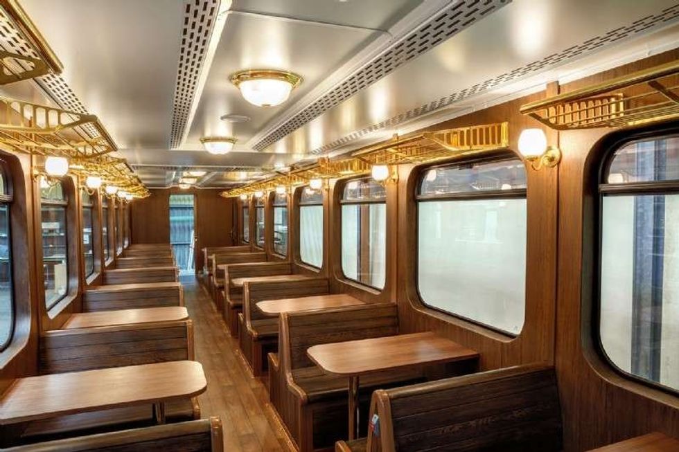 severn lamb tua express compartment