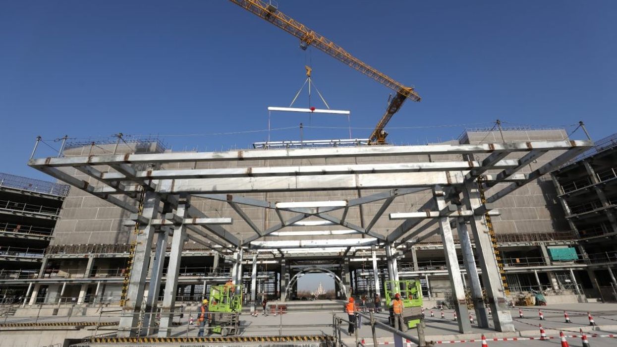 shanghai disney hotel construction