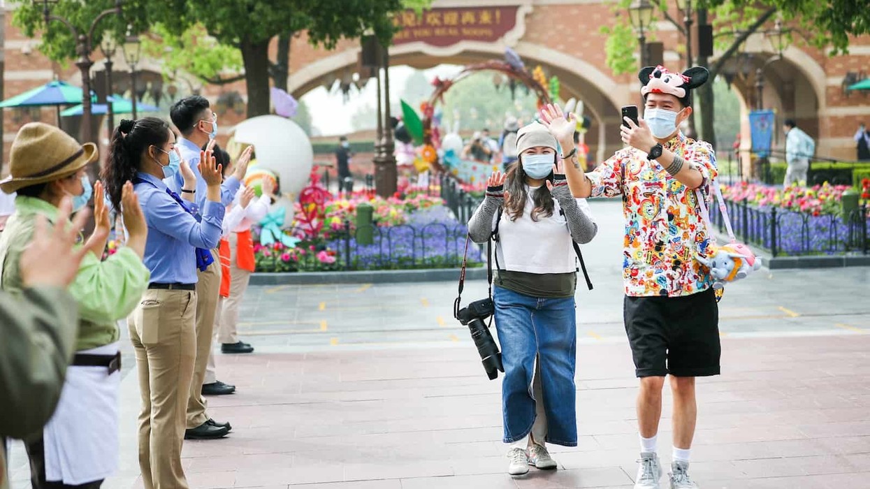 shanghai disney reopening face masks