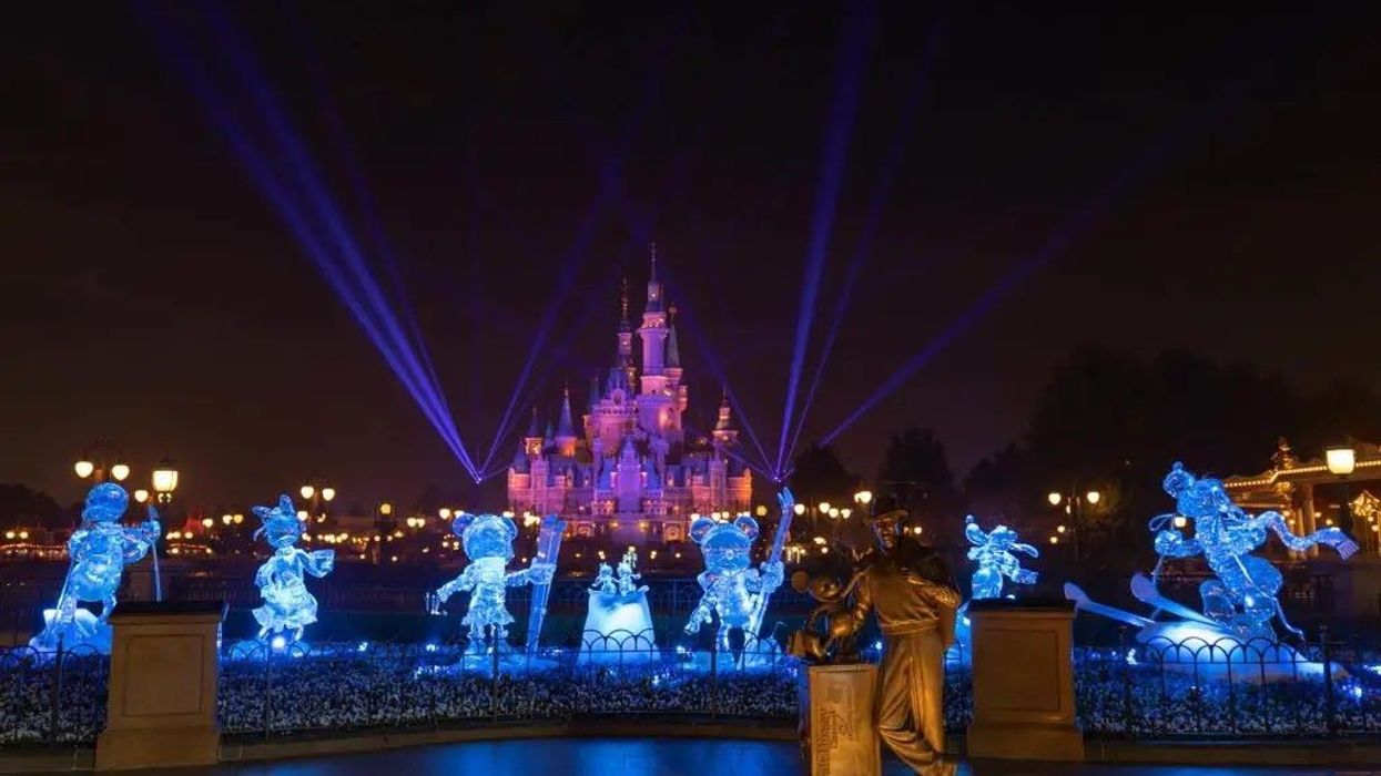 Shanghai Disneyland ice statues