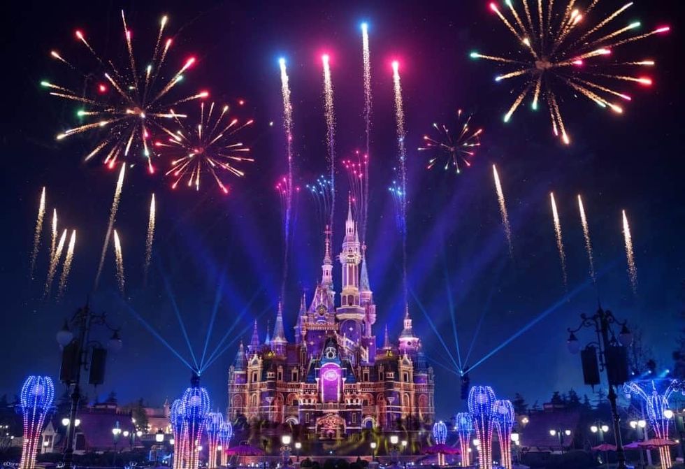 shanghai disneyland new show illuminate