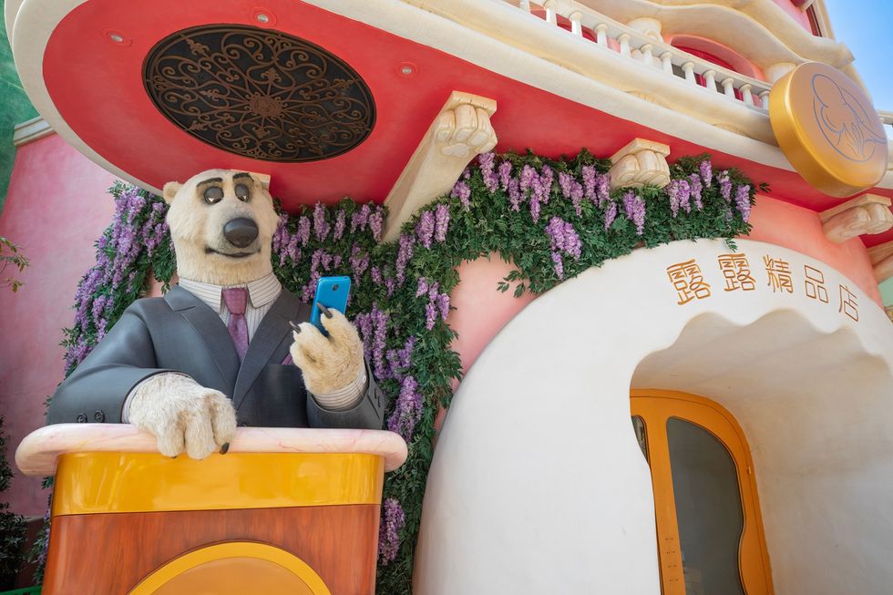 shanghai disneyland zootopia polar bear