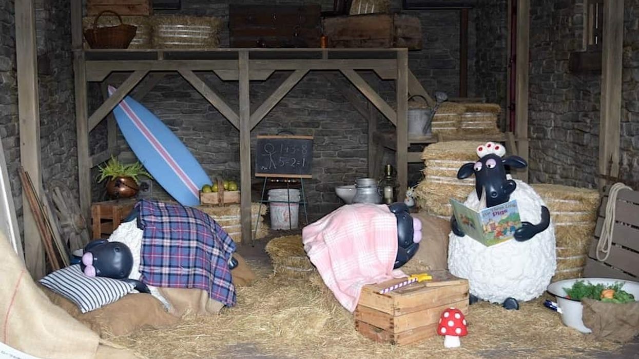 Shaun-the-Sheep-Farm-Garden-at-English-Garden-Rosa-Berry-in-Tawada-Japan_Barn_interior