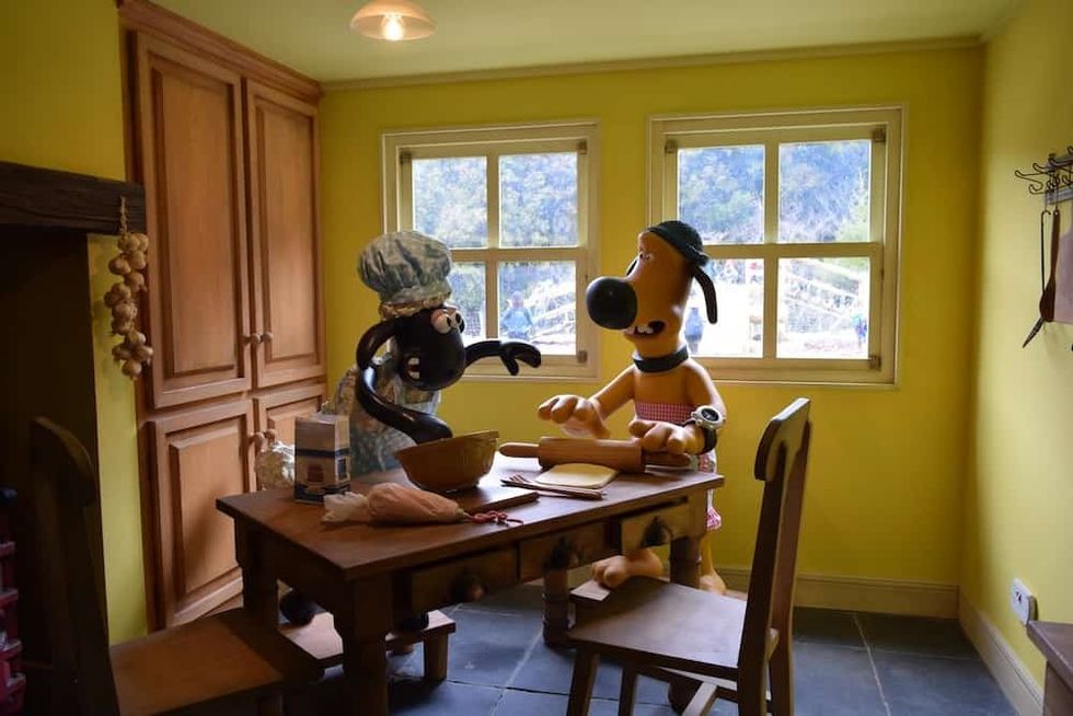 Shaun-the-Sheep-Farm-Garden-at-English-Garden-Rosa-Berry-in-Tawada-Japan_farmhouse_interior