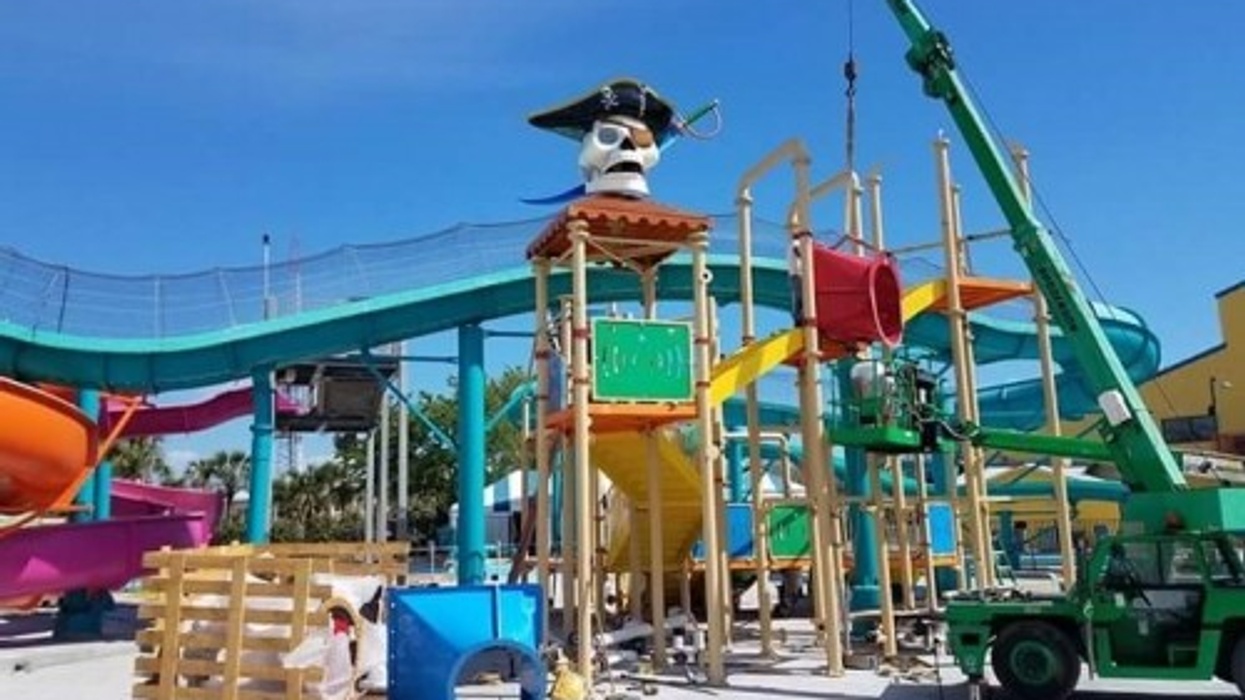 Shipwreck Island Waterpark Pirate Play slide complex