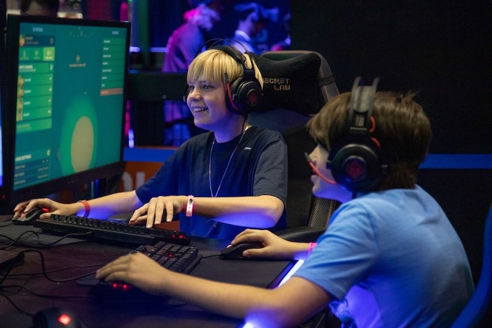 showcasing esports at IAAPA Expo 2019