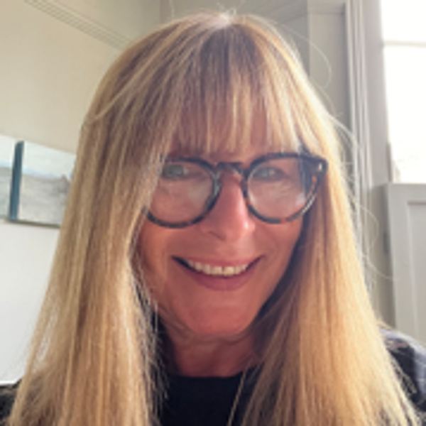 Sian Hooper headshot