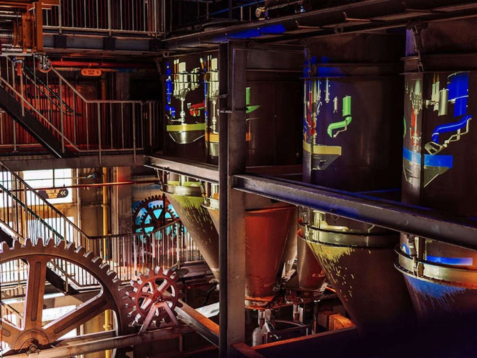 Silo Projection mapping Chocolate Factory Lagotronics