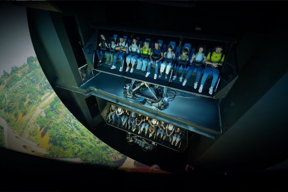 Simtec-HEXaFLITE10mini-with-guests