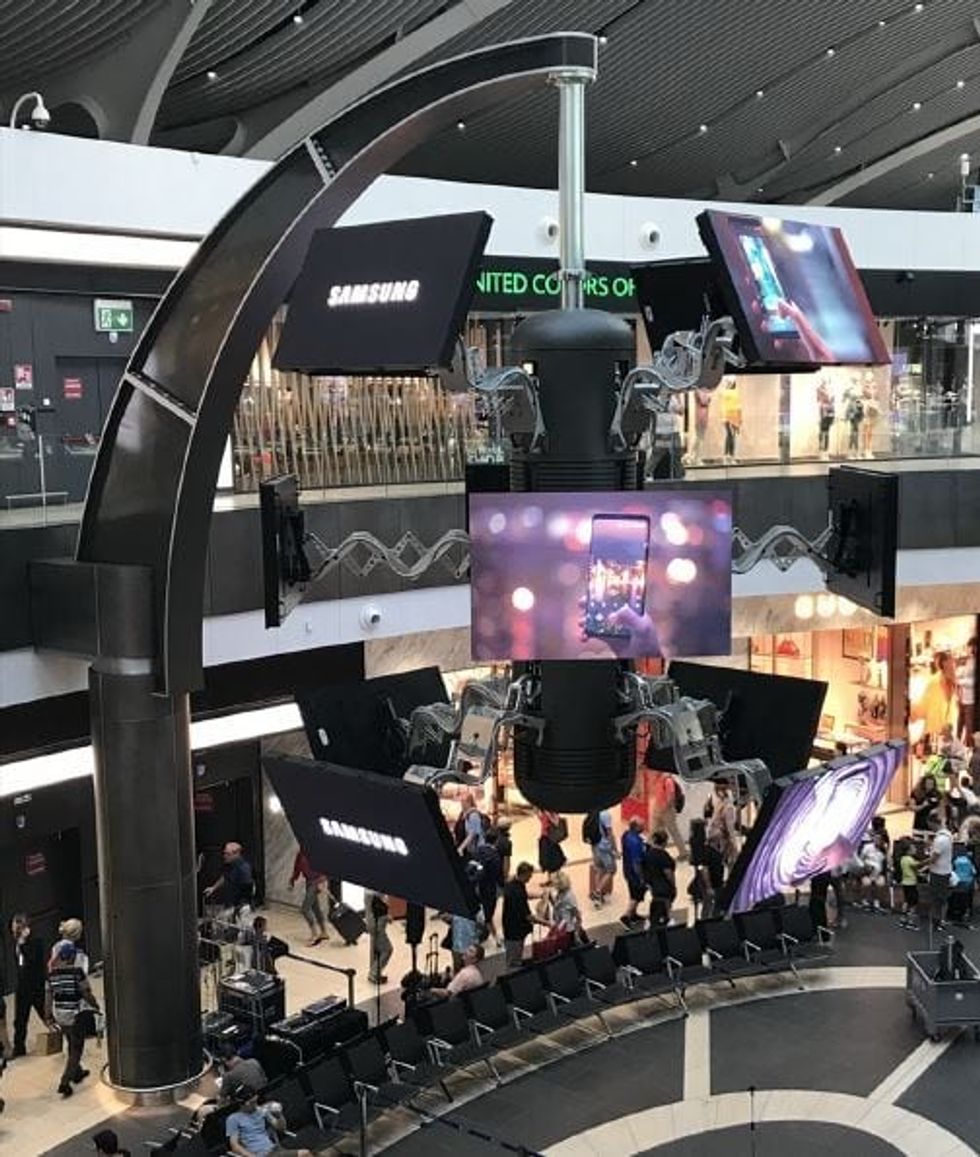 simtec ScreenFLITE at rome airport