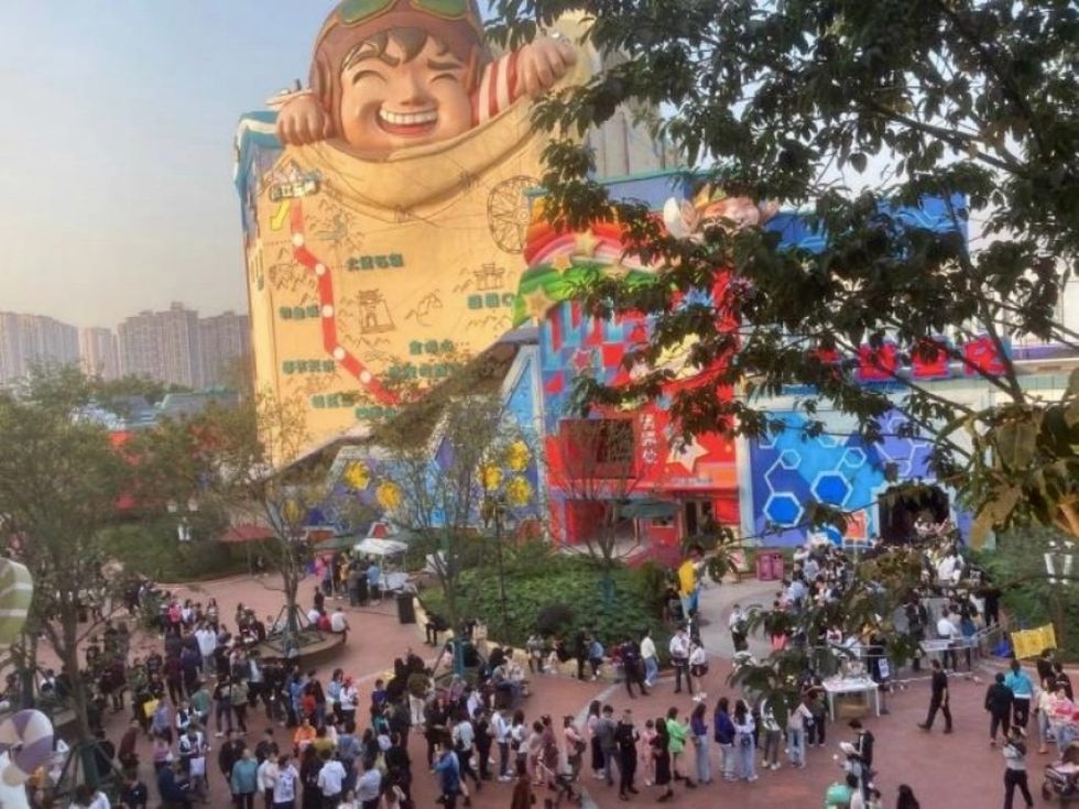 Simtec Sunac Land Chongqing Queue to enter the HEXaFLITE 72