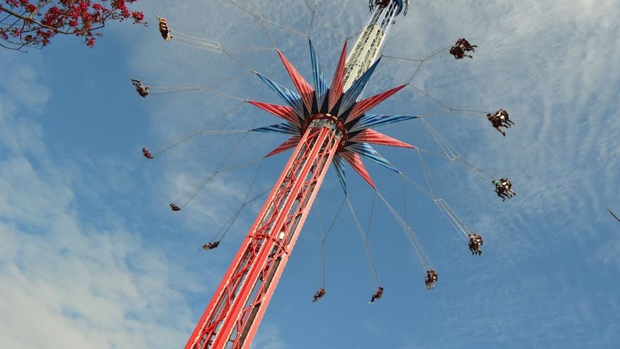 Six-Flags-Darien-Lake-SkyScreamer-wide