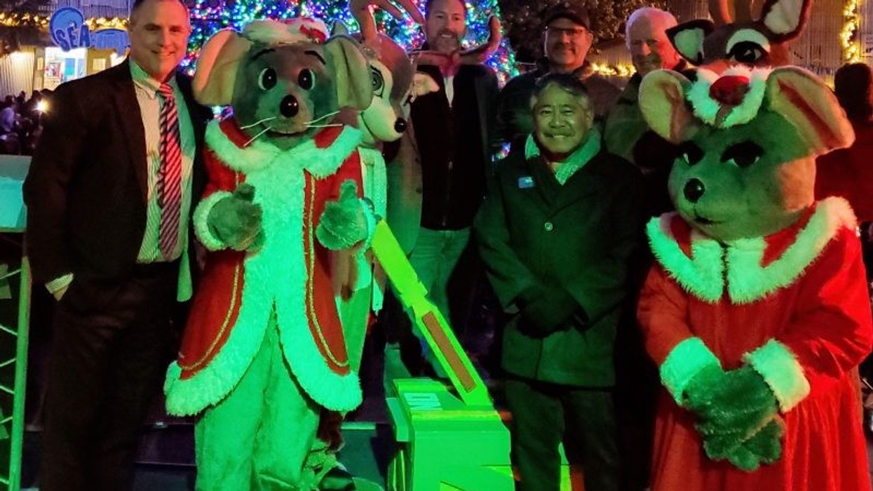 six flags discovery kingdom solar christmas holidays