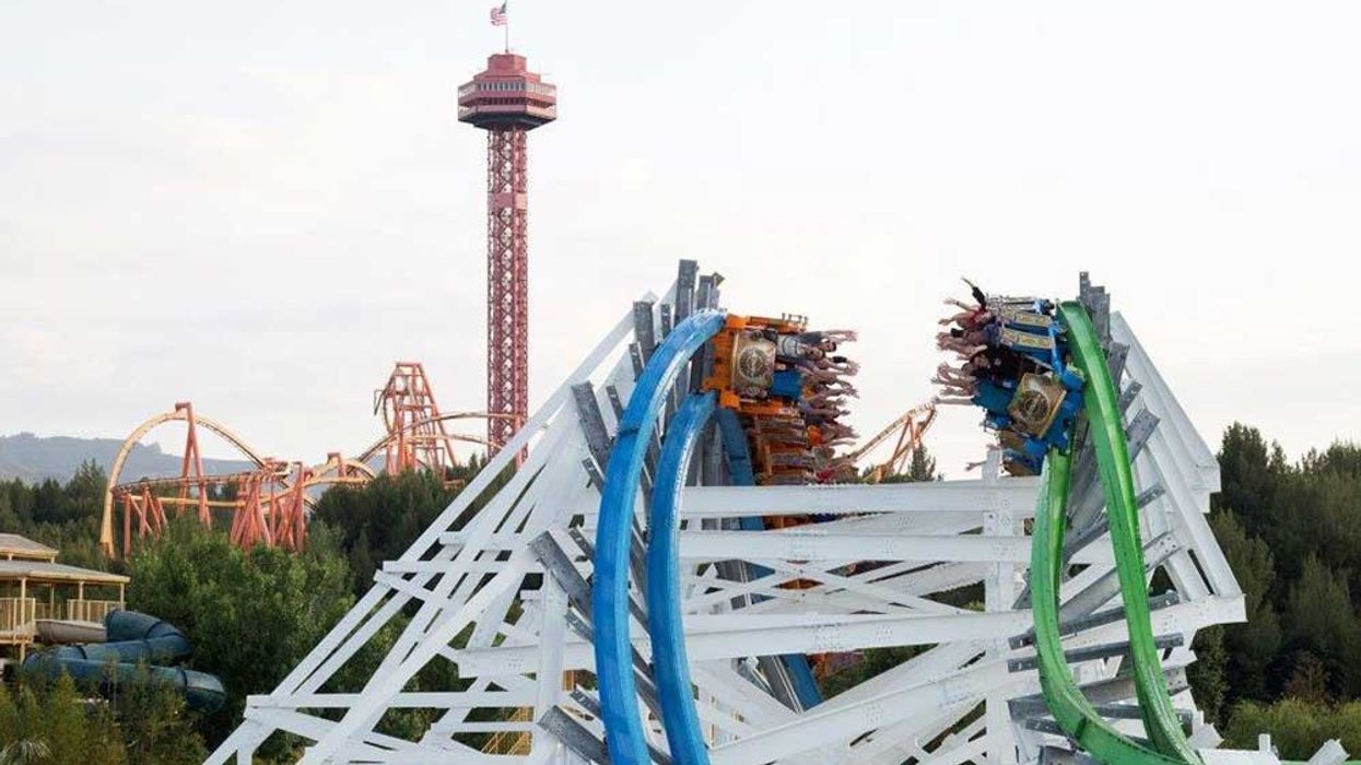 Six Flags magic Mountain Colossus