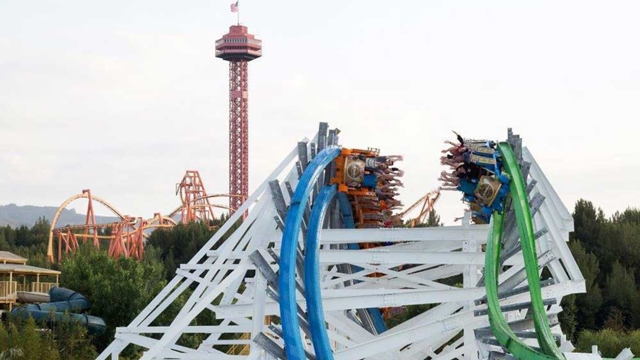 Six Flags magic Mountain Colossus