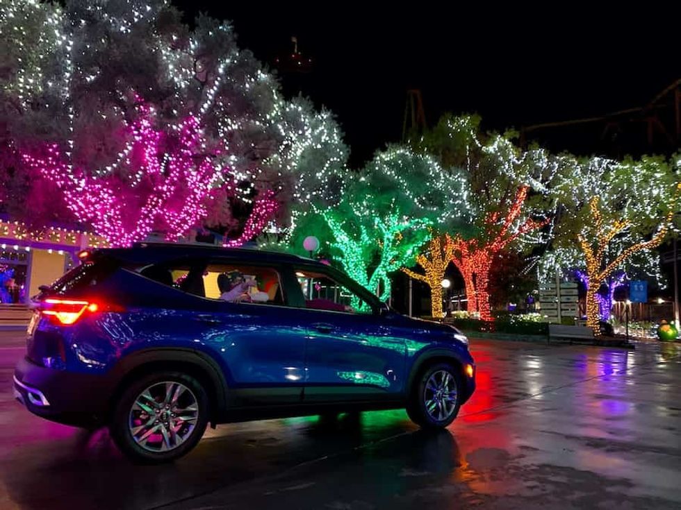 Six Flags Magic Mountain drive thru xmas california lockdown theme parks