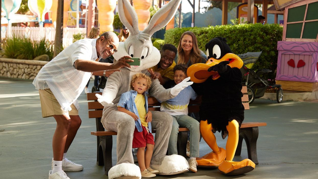 six flags magic mountain looney tunes