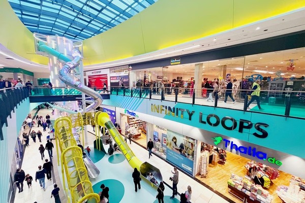 slides at Loop5 - The Shopping Experience Center