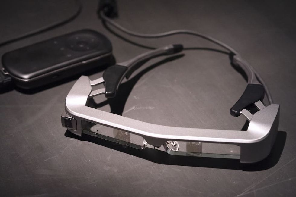 smart caption glasses national theatre blooloop