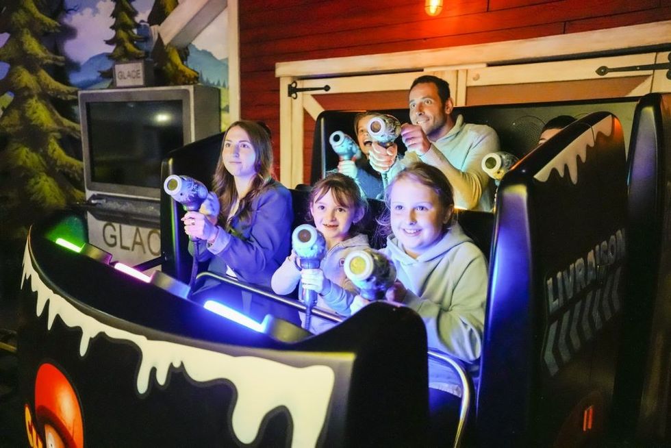 Smash and relaod - guests on ride