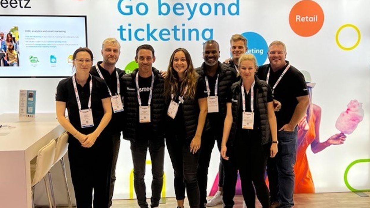 Smeetz team at trade show