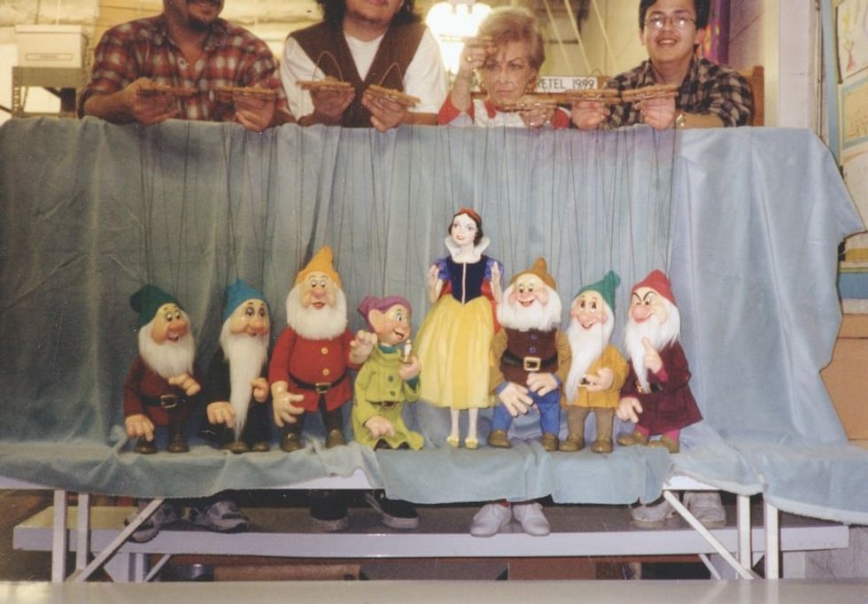 Snow-White_Bob Baker Marionette Theater
