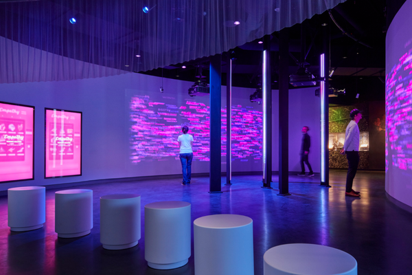 Social Lab - immersive technology on museum floor