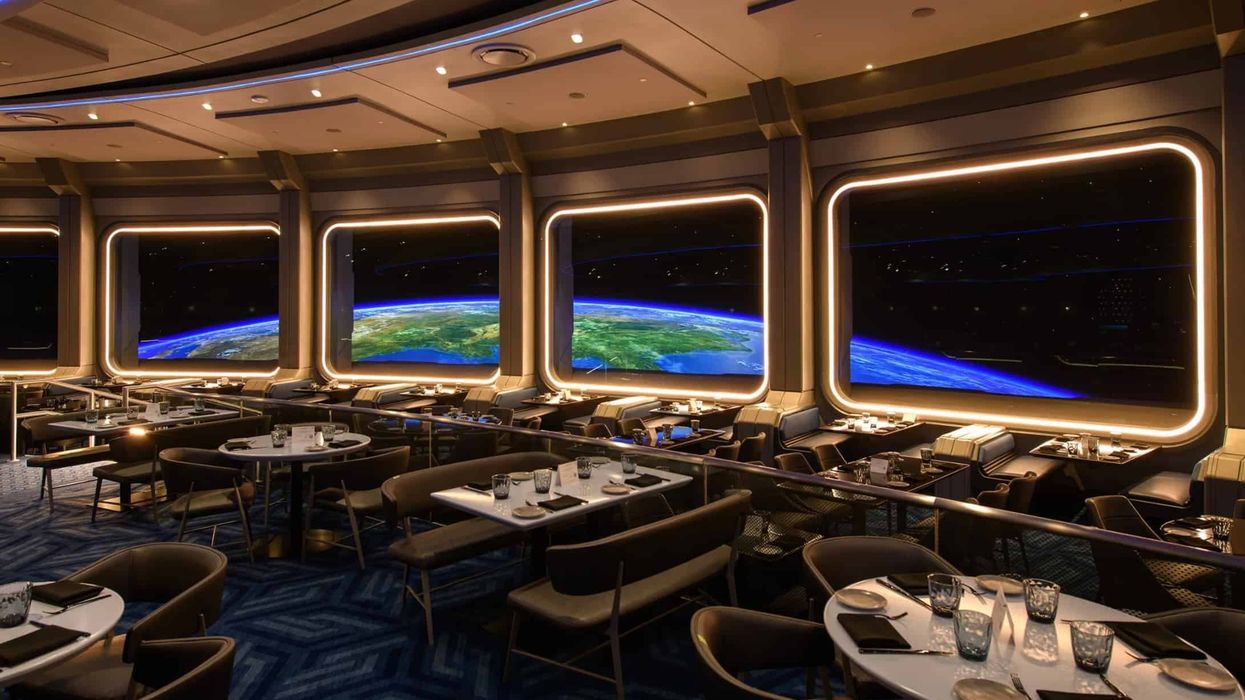 space 220 restaurant epcot