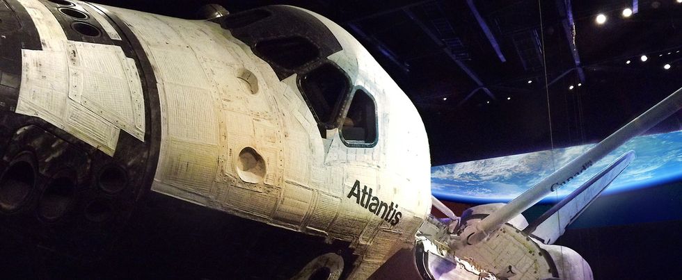 Space Shuttle Atlantis Exhibit - Mousestrappe