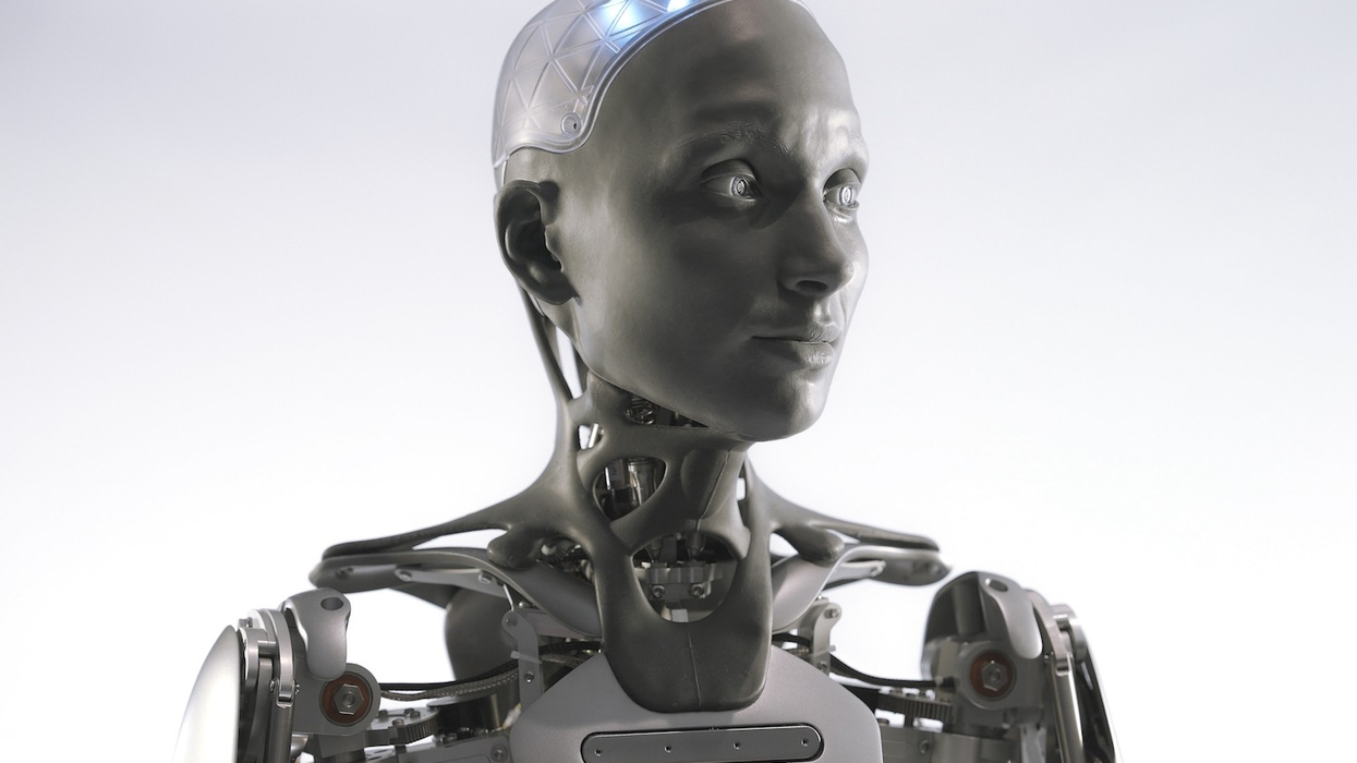 sphere aura robot