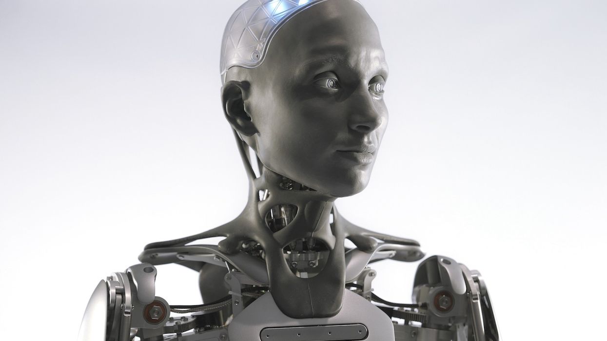 sphere aura robot