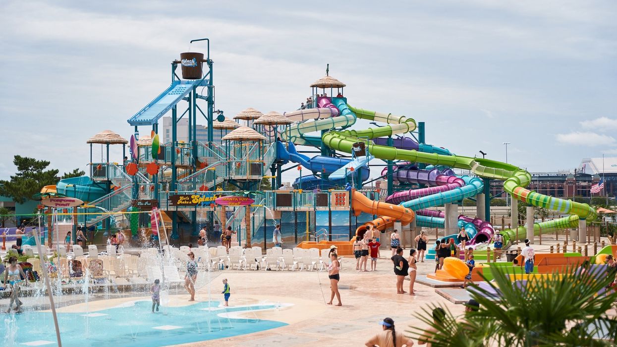 splash island hurricane harbor arlington
