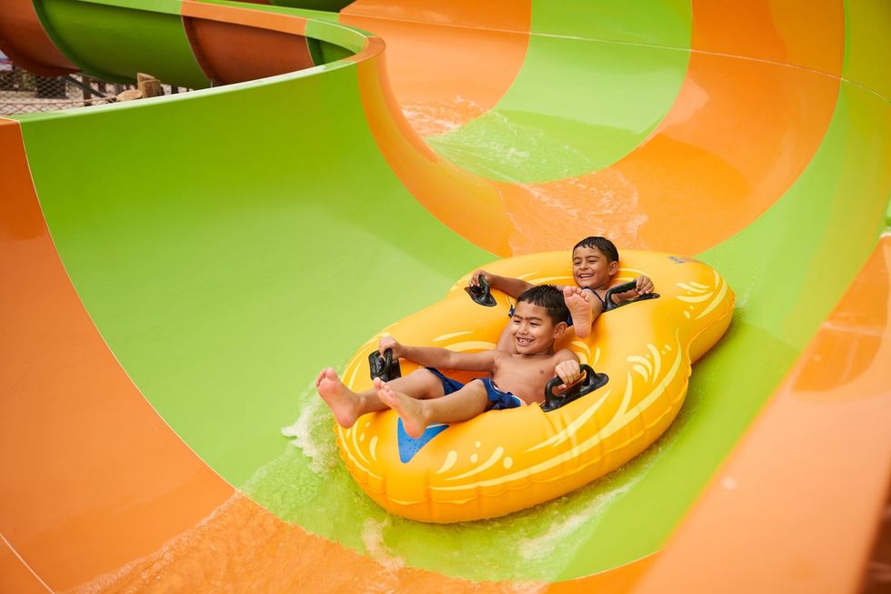 splash island hurricane harbor arlington