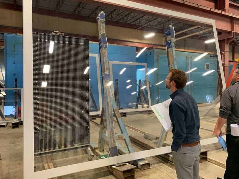 St Louis Aquarium at Union Station checking distotion on acylic panels