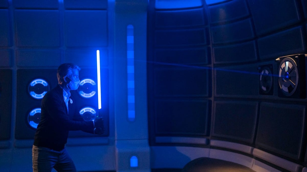 star wars galactic starcruiser lightsaber training