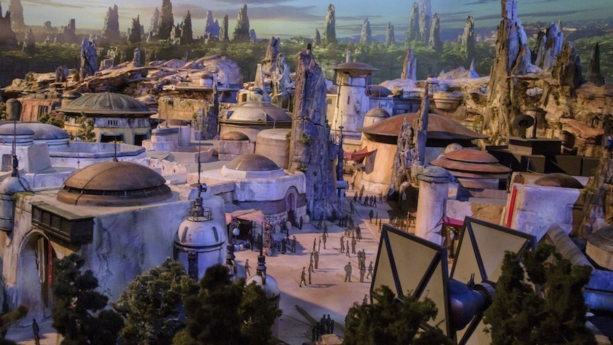 STAR WARS-THEMED LAND MODEL Disney