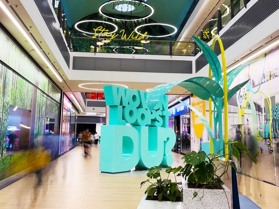 statue at Loop5 - The Shopping Experience Center