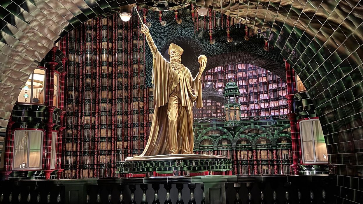 Statue in queueline Ministry offices at Harry Potter and the Battle at the Ministry Wizarding World of Harry Potter Ministry of Magic Universal Epic Universe