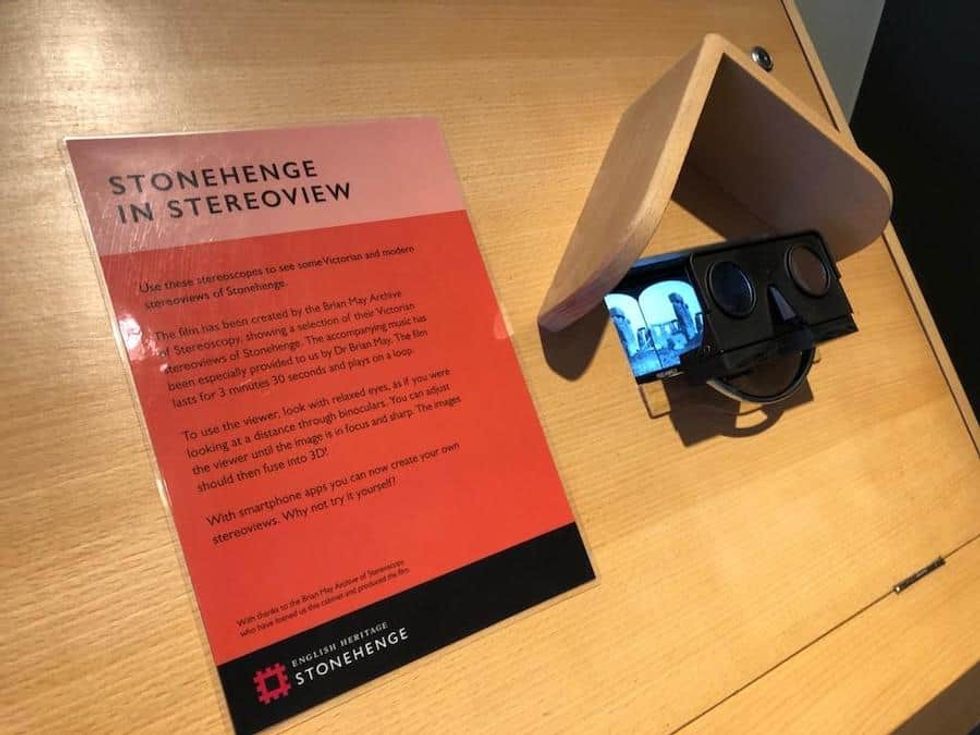 Stereoscope-at-Stonehenge