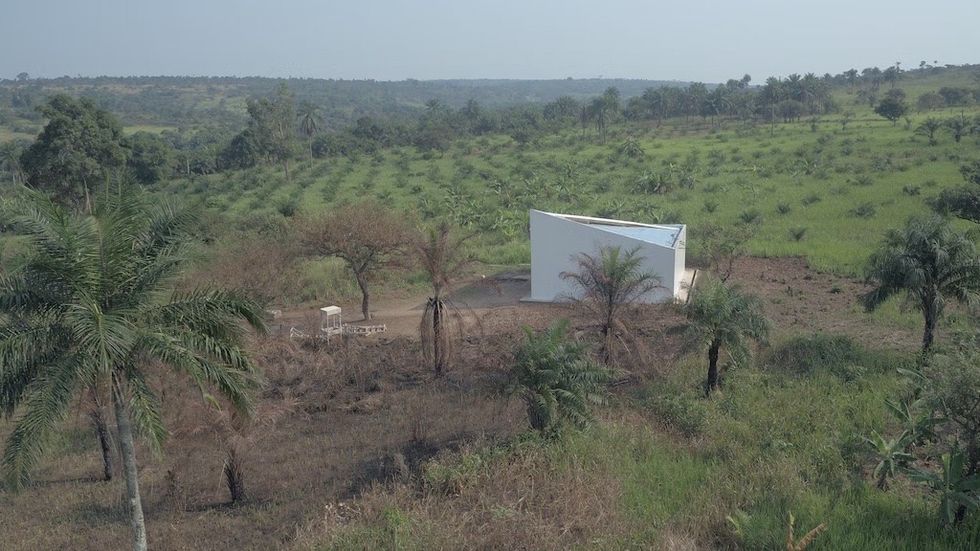 Still from White Cube, Renzo Martens. © Institute for Human Activities.