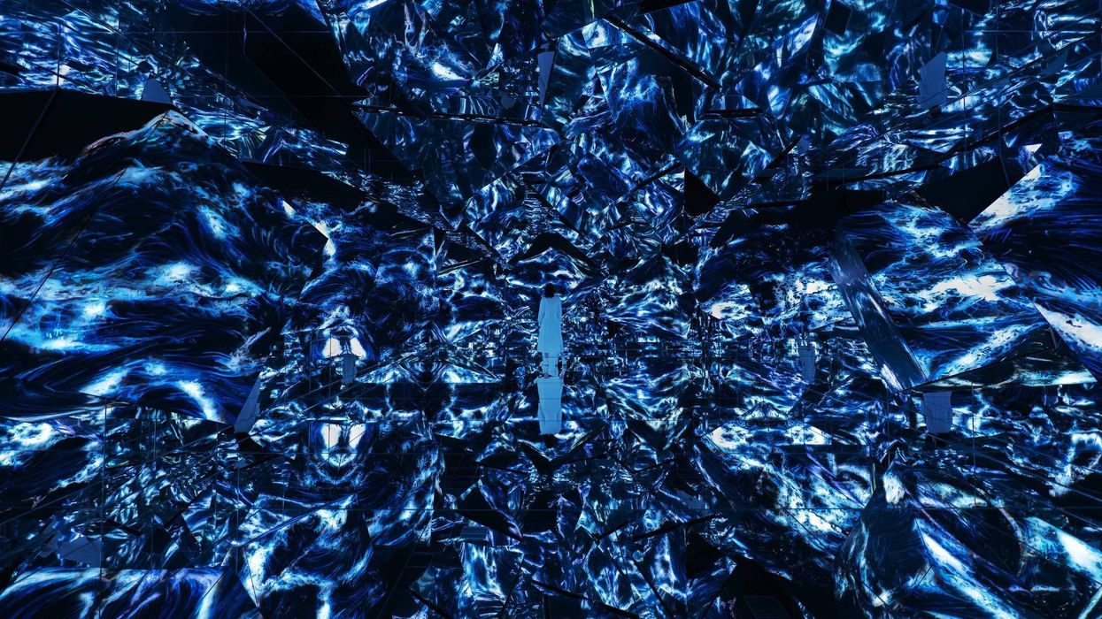 teamlab borderless black waves