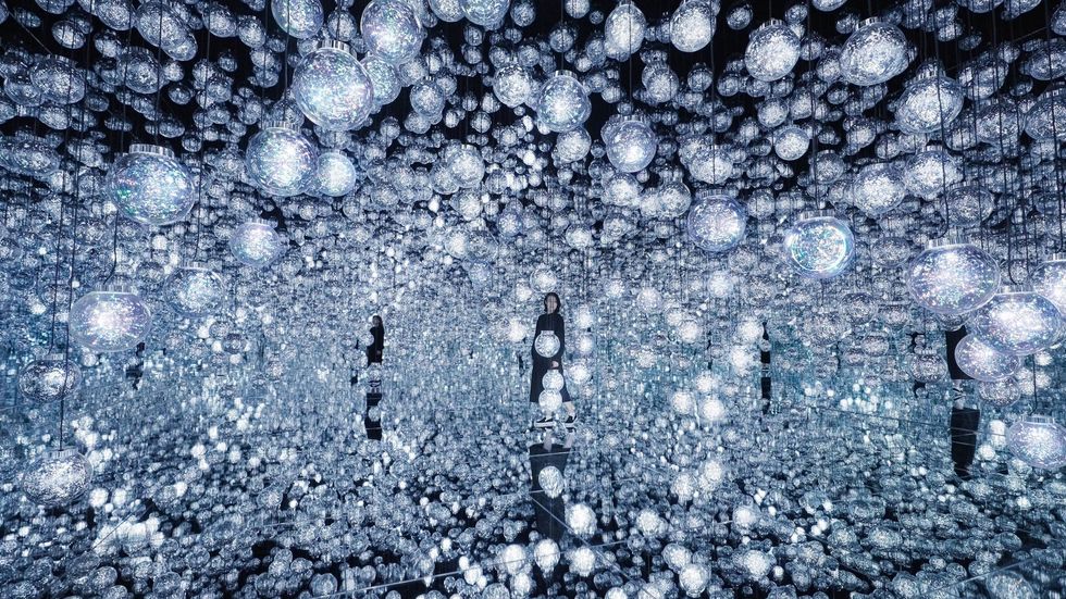 teamlab borderless bubble universe attractions trends