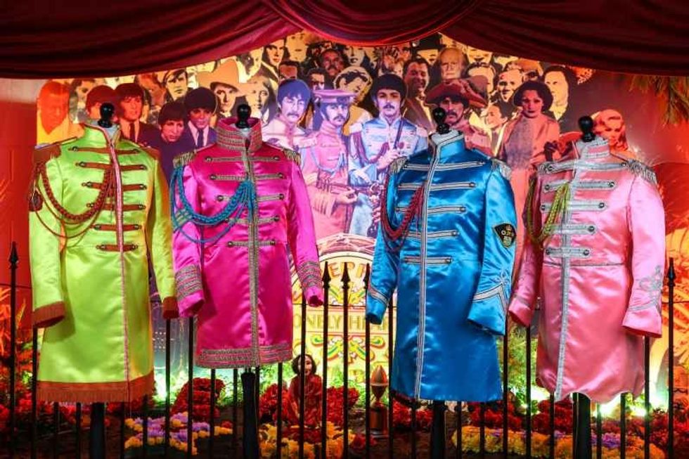 the beatles sgt pepper costumes