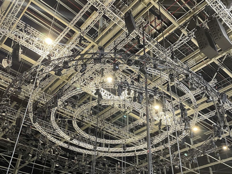 The central stage K2 L-Acoustics set up made of a combination of Kara II, and Kiva II