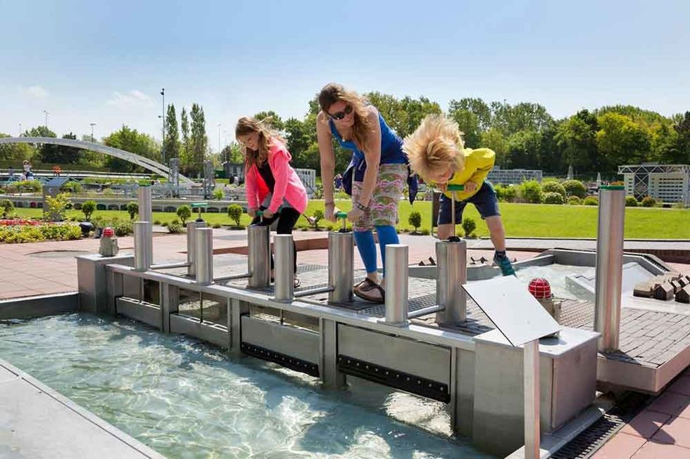the hague madurodam legoland discovery centre