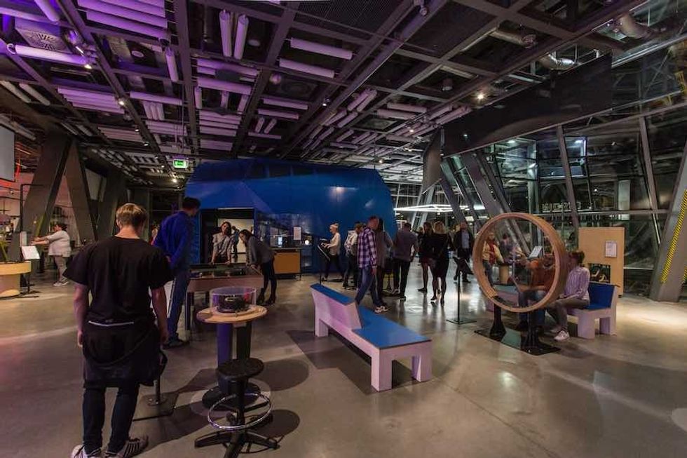 The Inside Explorer Table is an interactive visualisation experience. It allows users to explore real objects that have been scanned via 3D x-ray. Using touch gestures they can examine in detail complex 3D data in an informative and exciting way. It creates educational experiences allowing users to learn about a wide variety of subjects. These include human anatomy, mummies and Martian meteorites.